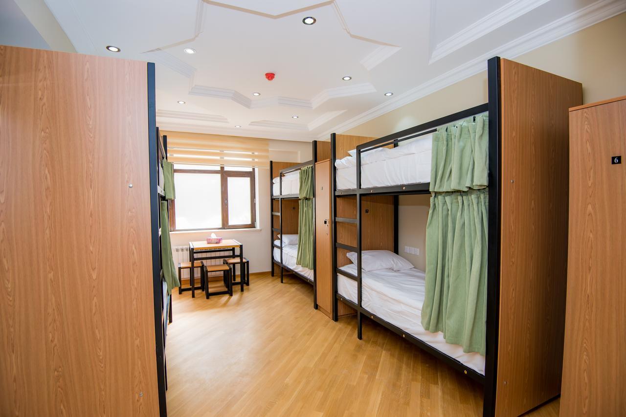 Feyu Hostel Baku Eksteriør bilde