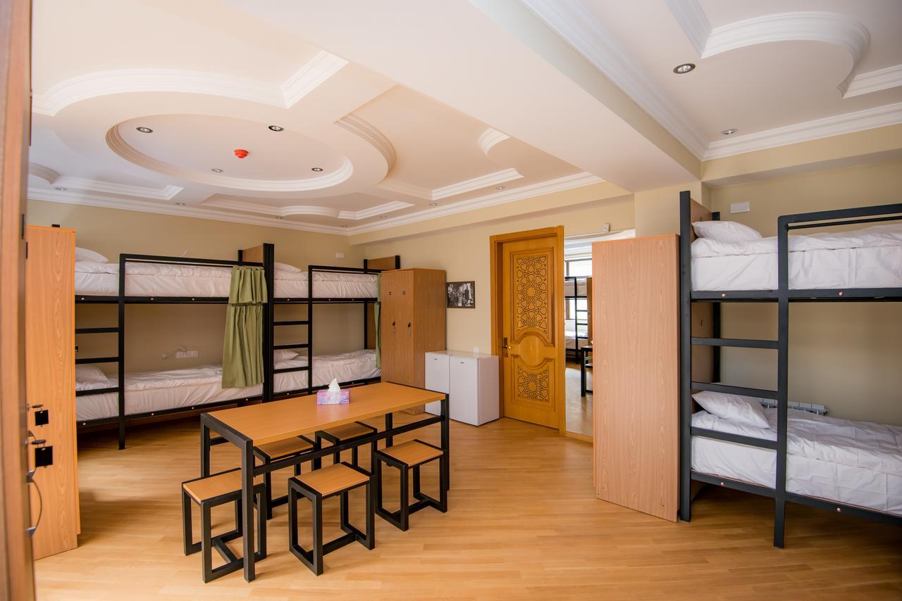 Feyu Hostel Baku Eksteriør bilde